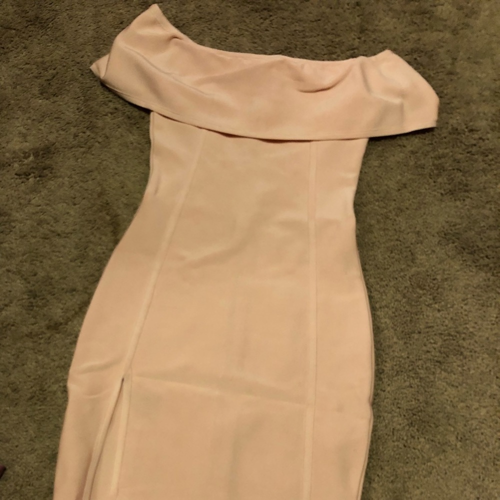 Miss Circle XS body con off shoulder dress
